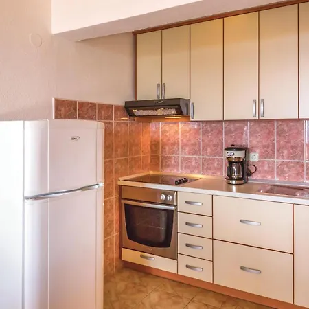 Two-bedroom With Sea View 03 *