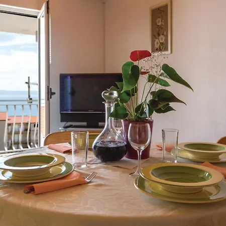 Two-bedroom With Sea View 03 Apartman *