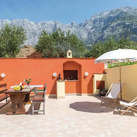 In With House Sea View Apartment Makarska